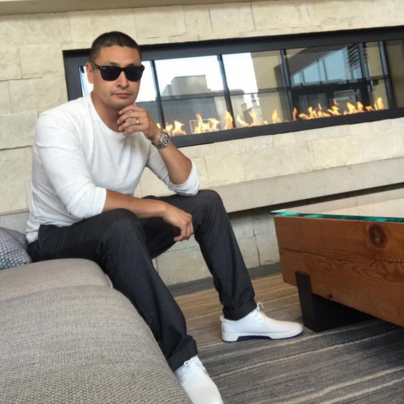 Meet your Posher, Cesar - Picture 2 of 3